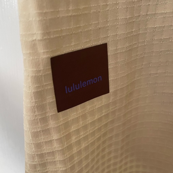 Size 8 Lululemon grid fleece hiking over shirt. - Picture 2 of 4
